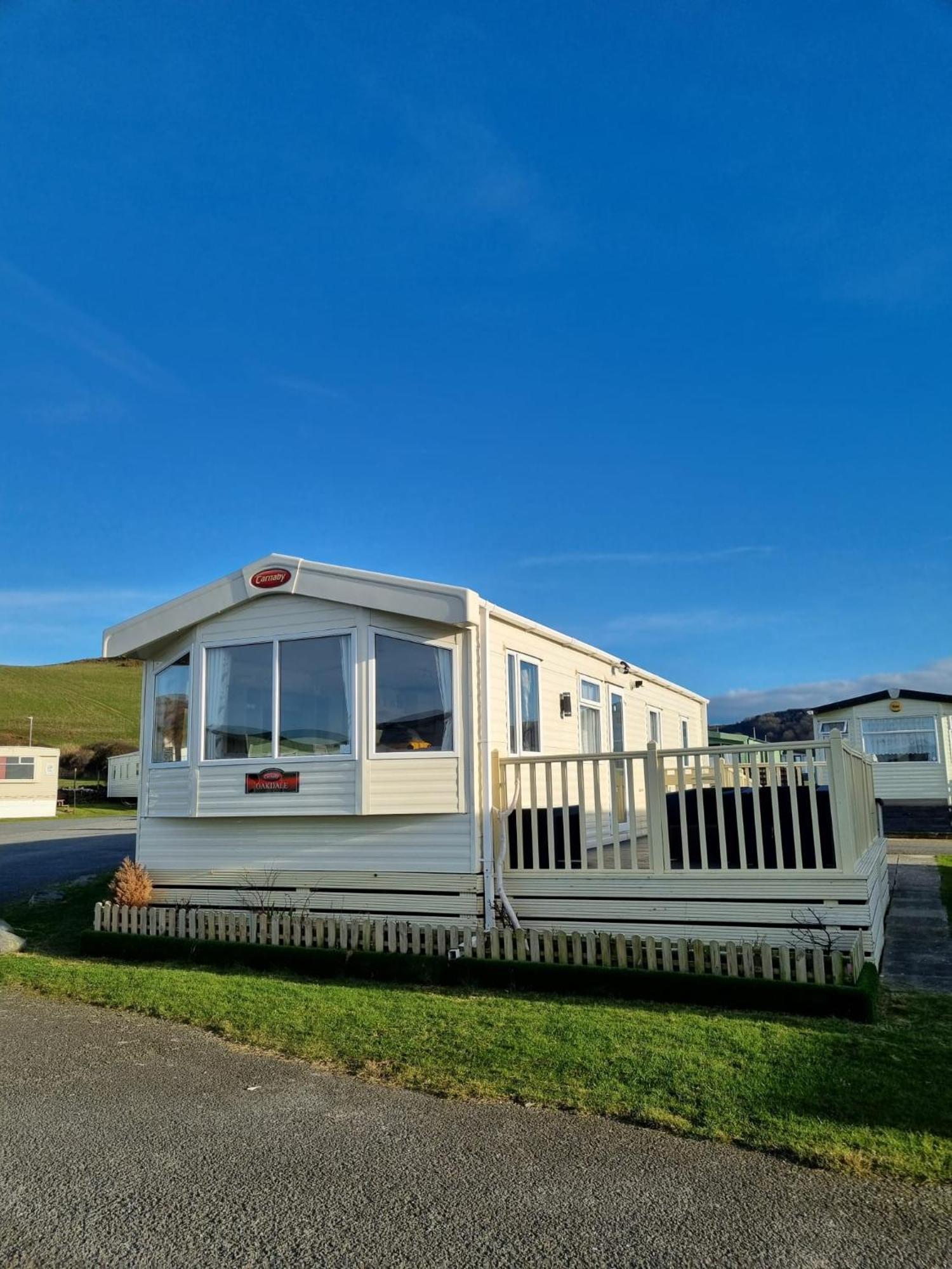 Bayview At Pengarreg Hotel Llanrhystyd Exterior photo